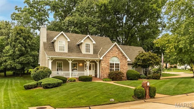 868 Natchez Drive, St Charles, MO 63303