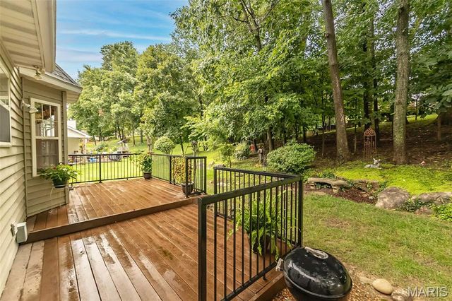868 Natchez Drive, St Charles, MO 63303