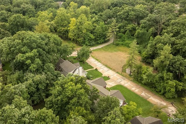 868 Natchez Drive, St Charles, MO 63303
