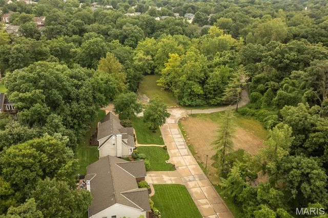 868 Natchez Drive, St Charles, MO 63303