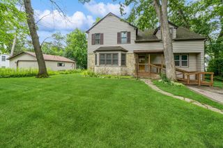 225 Waubun DRIVE, Fontana, WI 53125