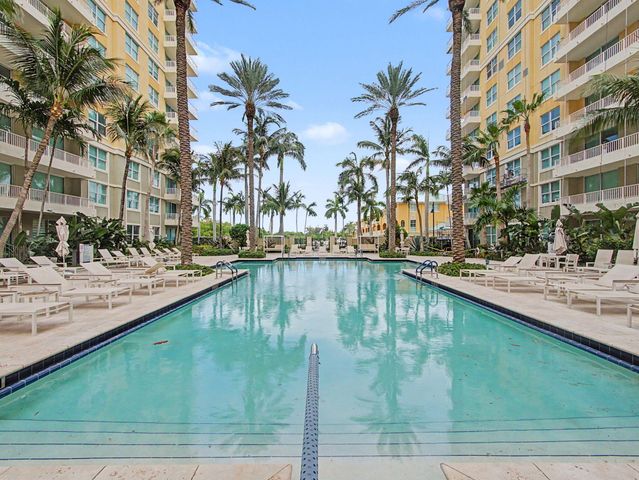 625 Casa Loma Boulevard 1402, Boynton Beach, FL 33435
