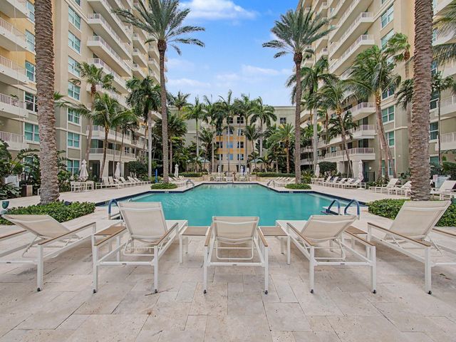 625 Casa Loma Boulevard 1402, Boynton Beach, FL 33435