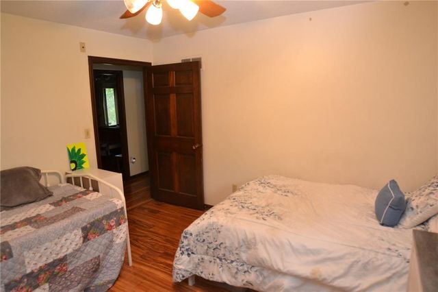 8001 N Lydia Avenue, Kansas City, MO 64118