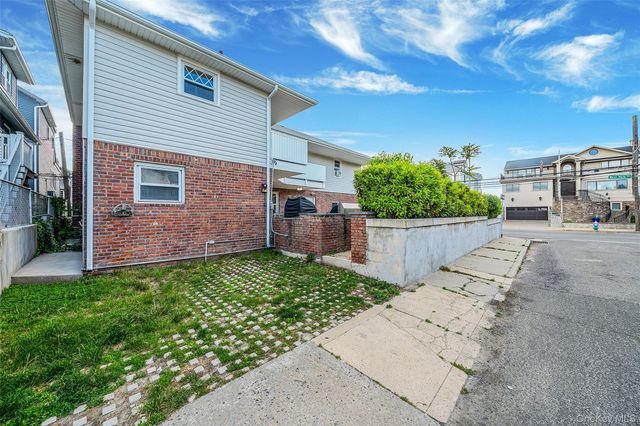 105 Vermont Street, Long Beach, NY 11561