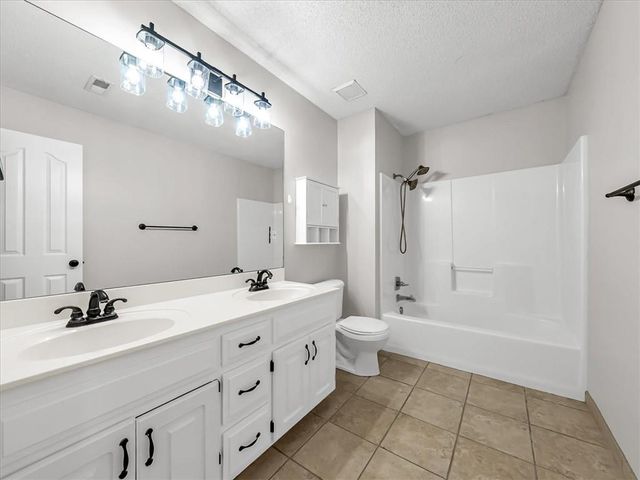 15146 W 153 Terrace, Olathe, KS 66062
