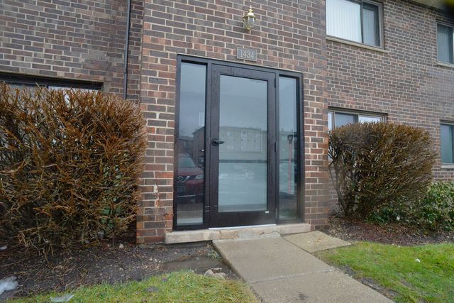 1434 Carol Court 1B, Palatine, IL 60074