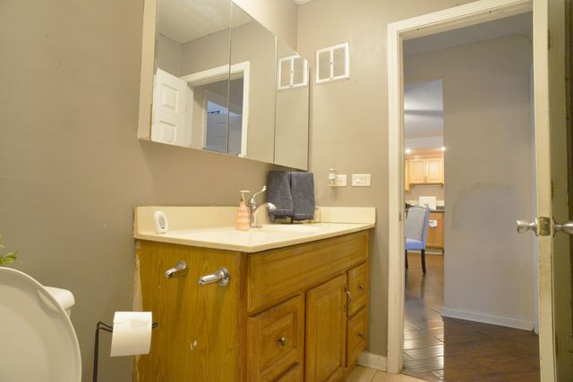 1434 Carol Court 1B, Palatine, IL 60074