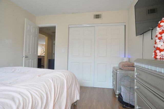 1434 Carol Court 1B, Palatine, IL 60074