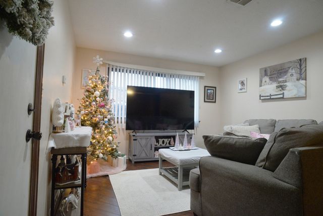 1434 Carol Court 1B, Palatine, IL 60074