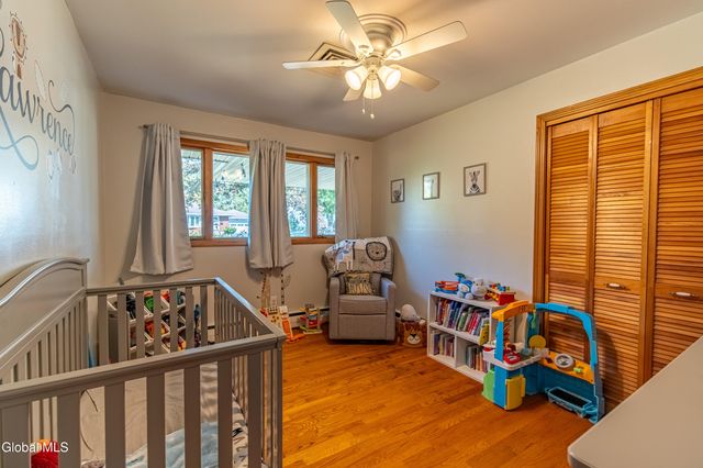 8 Daisy Lane, Albany, NY 12211