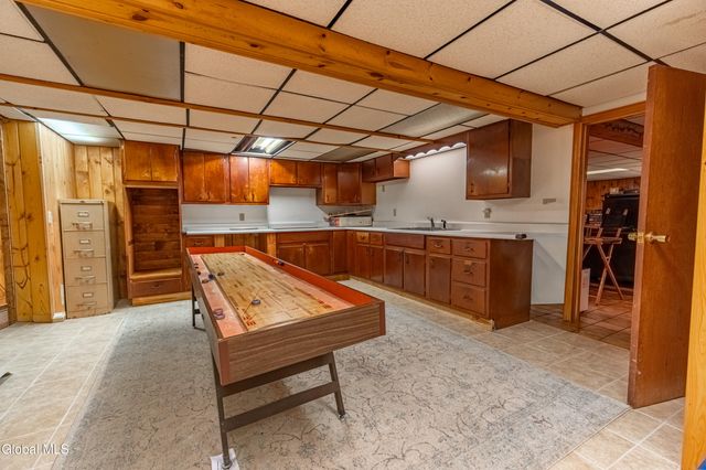 8 Daisy Lane, Albany, NY 12211