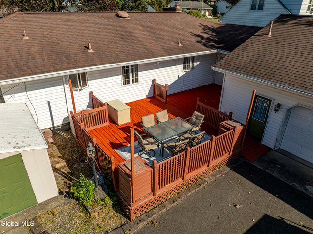 8 Daisy Lane, Albany, NY 12211