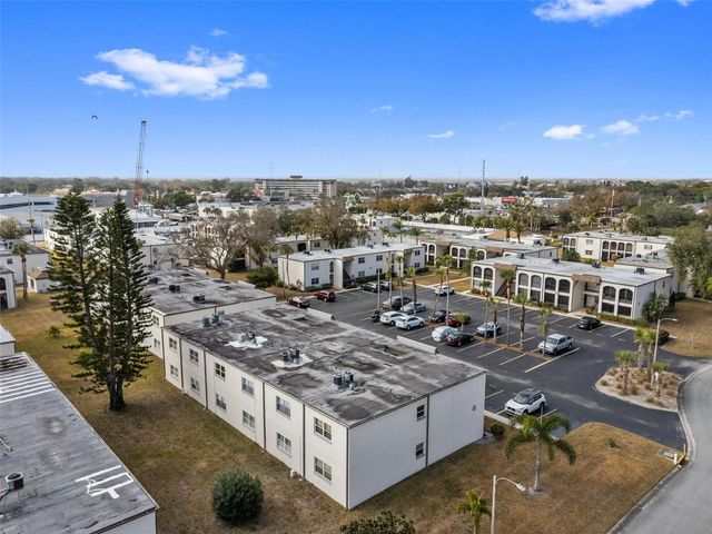 7701 STARKEY ROAD 237, Seminole, FL 33777