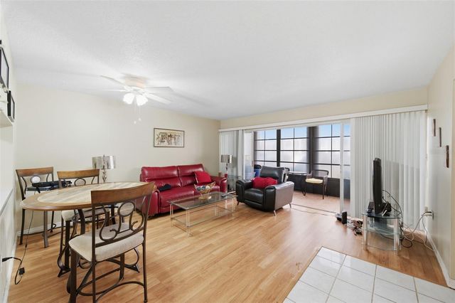 7701 STARKEY ROAD 237, Seminole, FL 33777