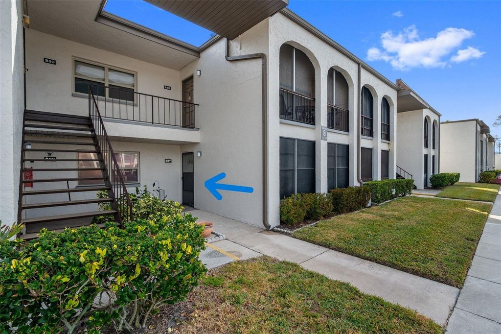 7701 STARKEY ROAD 237, Seminole, FL 33777