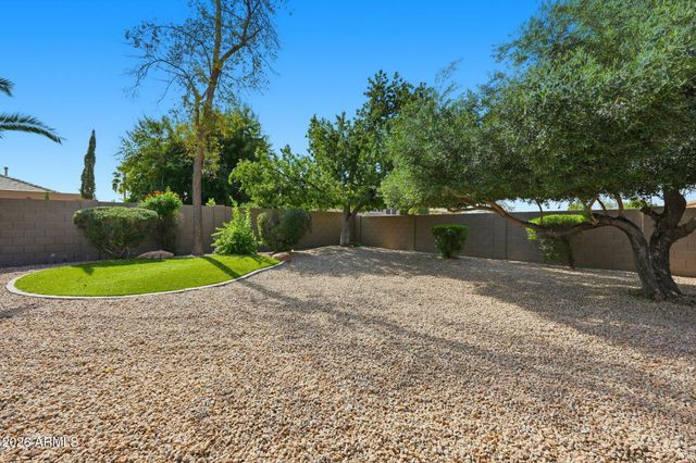 8357 W SAN JUAN Avenue, Glendale, AZ 85305