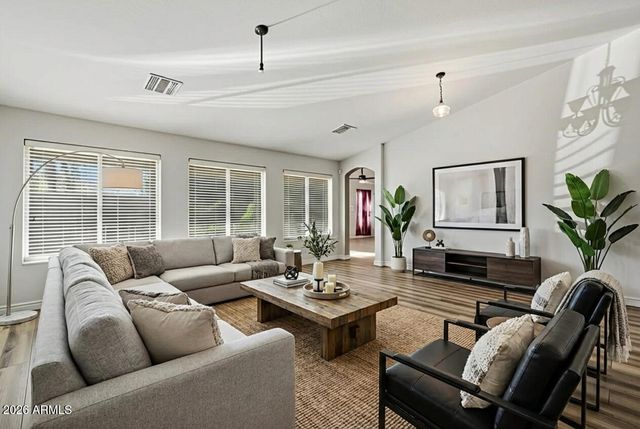 8357 W SAN JUAN Avenue, Glendale, AZ 85305