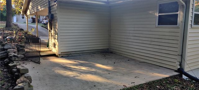 1350 N Kings Drive, Fayetteville, AR 72701