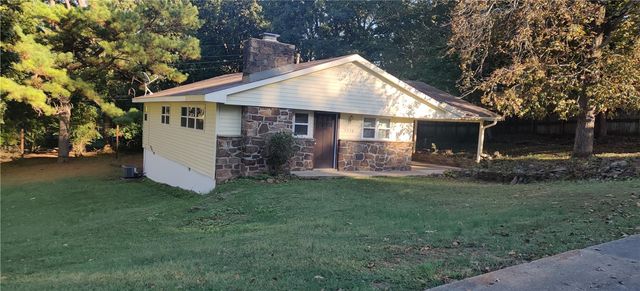 1350 N Kings Drive, Fayetteville, AR 72701