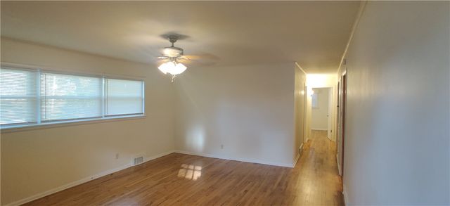 1350 N Kings Drive, Fayetteville, AR 72701