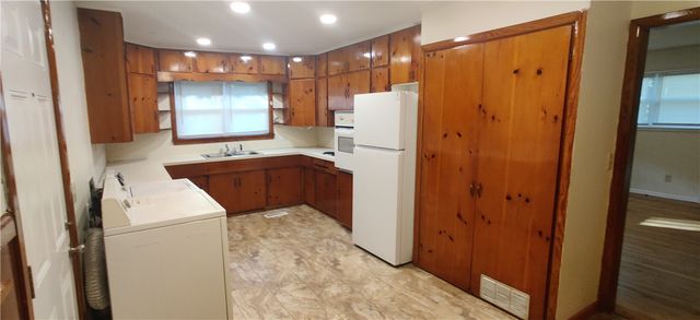 1350 N Kings Drive, Fayetteville, AR 72701
