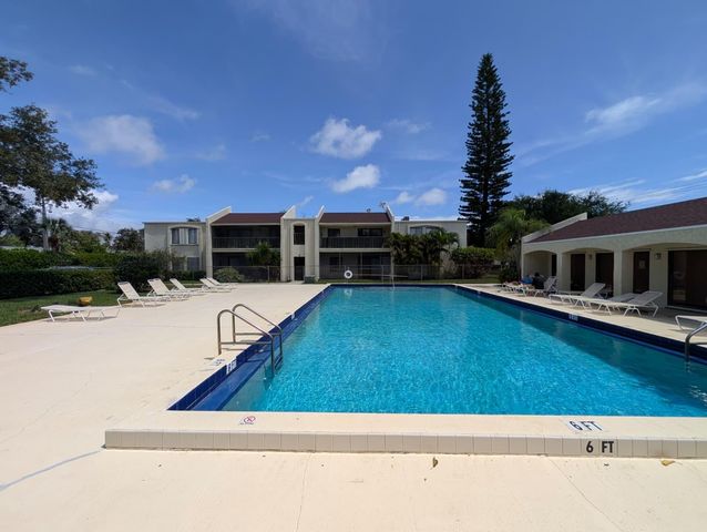 150 Pineview Road Apt E6, Jupiter, FL 33469