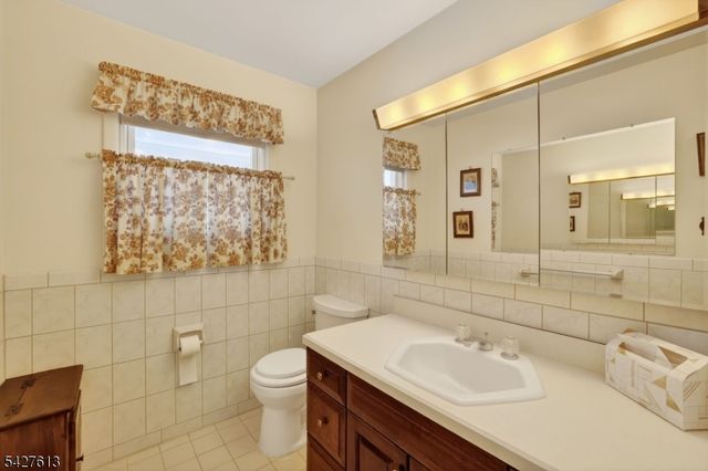 15 Cottage St 11A, Midland Park Boro, NJ 07432