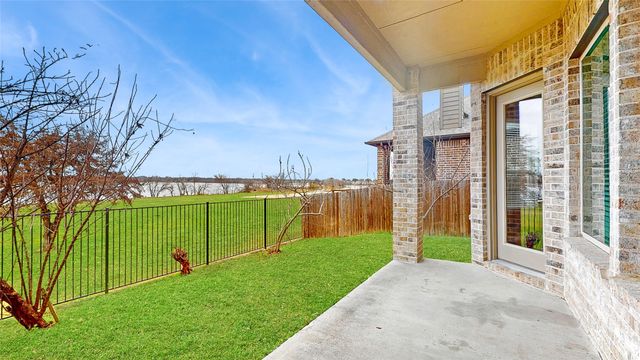 1921 Lake Front Trail, Garland, TX 75043