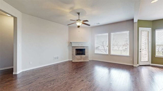 1921 Lake Front Trail, Garland, TX 75043