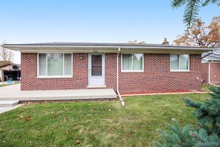 2405 Elmcrest Road, Sterling Heights, MI 48310