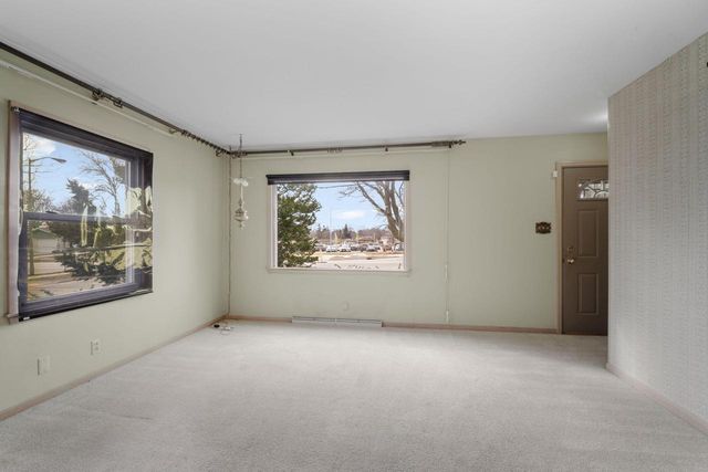 9402 W Cleveland AVENUE, West Allis, WI 53227