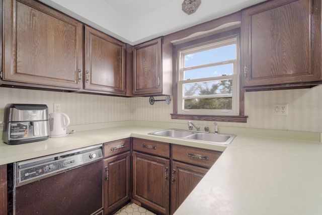 9402 W Cleveland AVENUE, West Allis, WI 53227