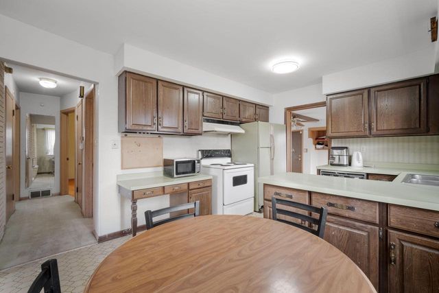 9402 W Cleveland AVENUE, West Allis, WI 53227