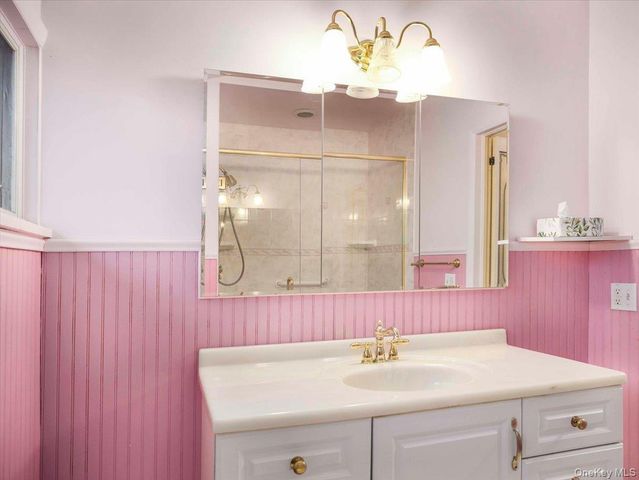 3 Carlton Road, Orangeburg, NY 10962