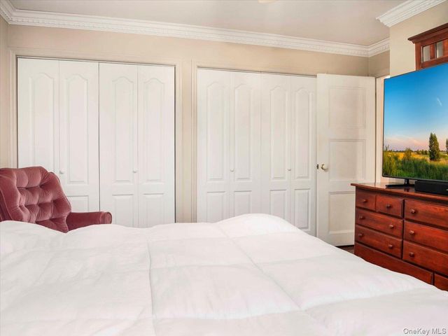 3 Carlton Road, Orangeburg, NY 10962