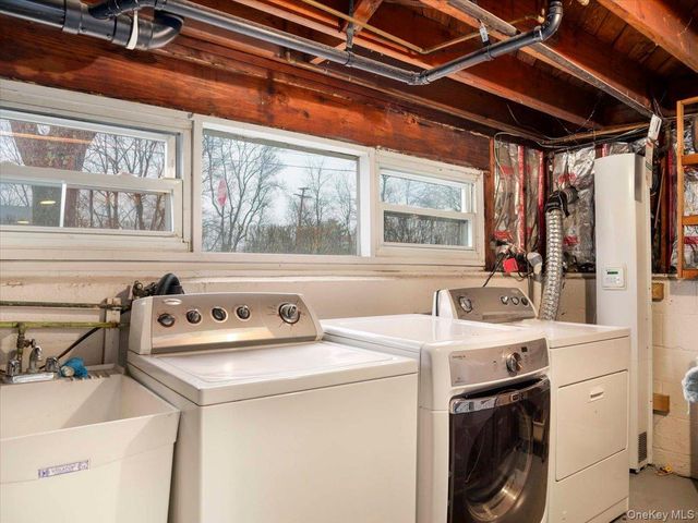 3 Carlton Road, Orangeburg, NY 10962