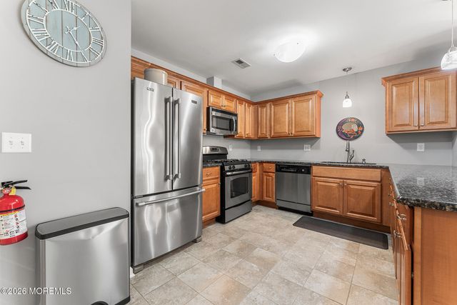 17 Wiley Way, Toms River, NJ 08757
