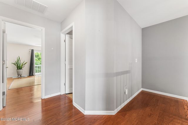 17 Wiley Way, Toms River, NJ 08757