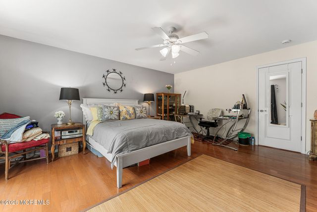 17 Wiley Way, Toms River, NJ 08757