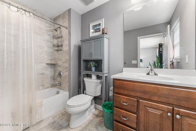 17 Wiley Way, Toms River, NJ 08757