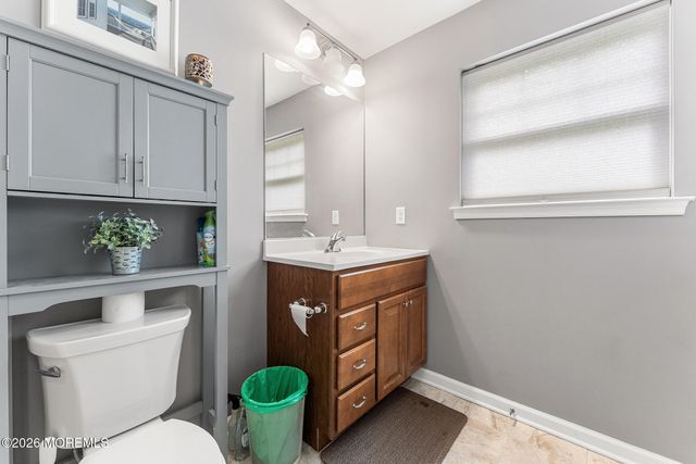 17 Wiley Way, Toms River, NJ 08757