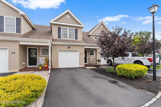 17 Wiley Way, Toms River, NJ 08757
