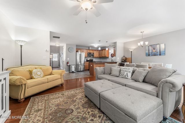 17 Wiley Way, Toms River, NJ 08757