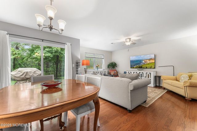 17 Wiley Way, Toms River, NJ 08757