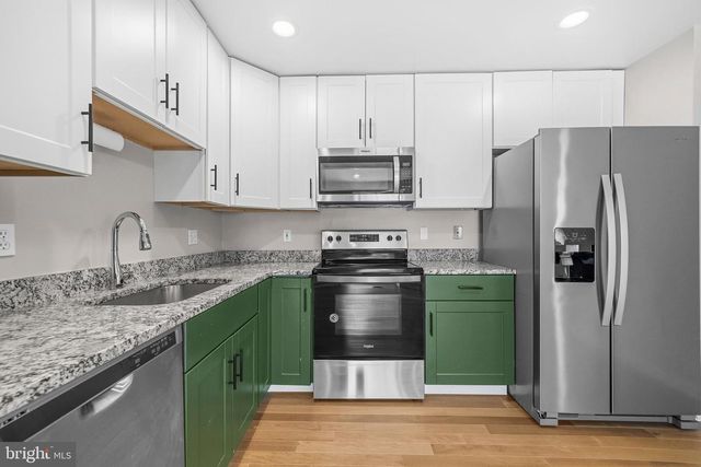 3072 SUGAR LN, Vienna, VA 22181