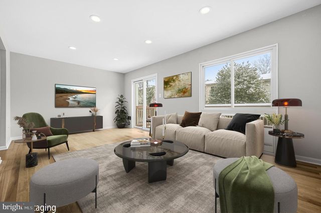 3072 SUGAR LN, Vienna, VA 22181