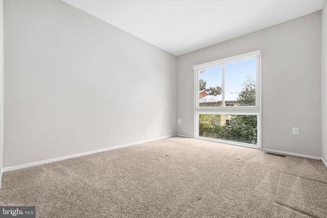 3072 SUGAR LN, Vienna, VA 22181