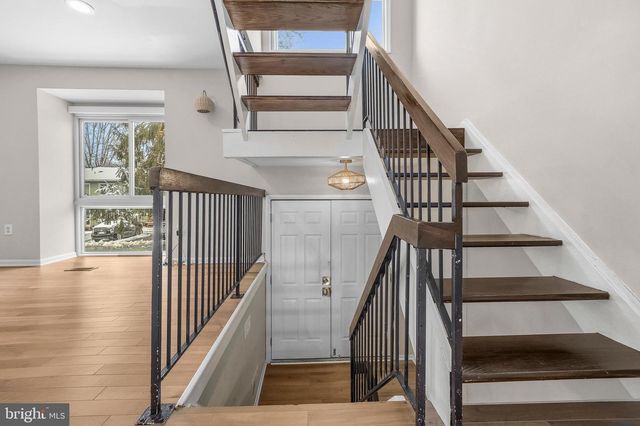 3072 SUGAR LN, Vienna, VA 22181