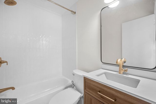 3072 SUGAR LN, Vienna, VA 22181